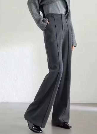 Bell bottom trousers with button